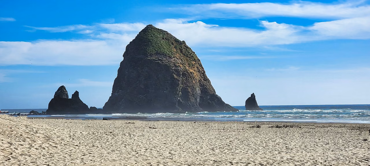 Cannon Beach · Haystack Rock and nearby sea stacks