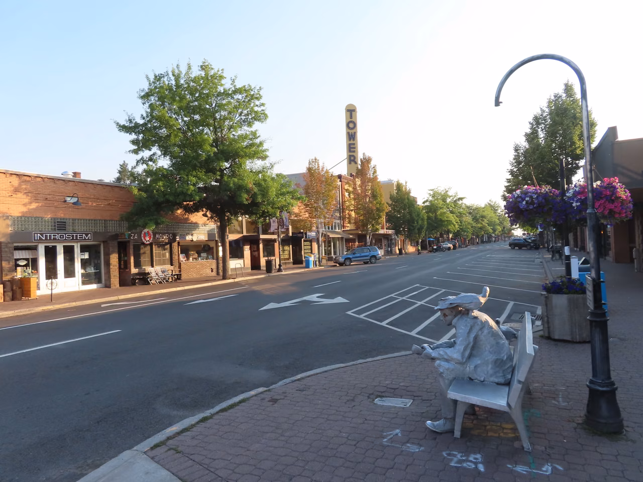 Bend · Central Oregon city with street landscapes