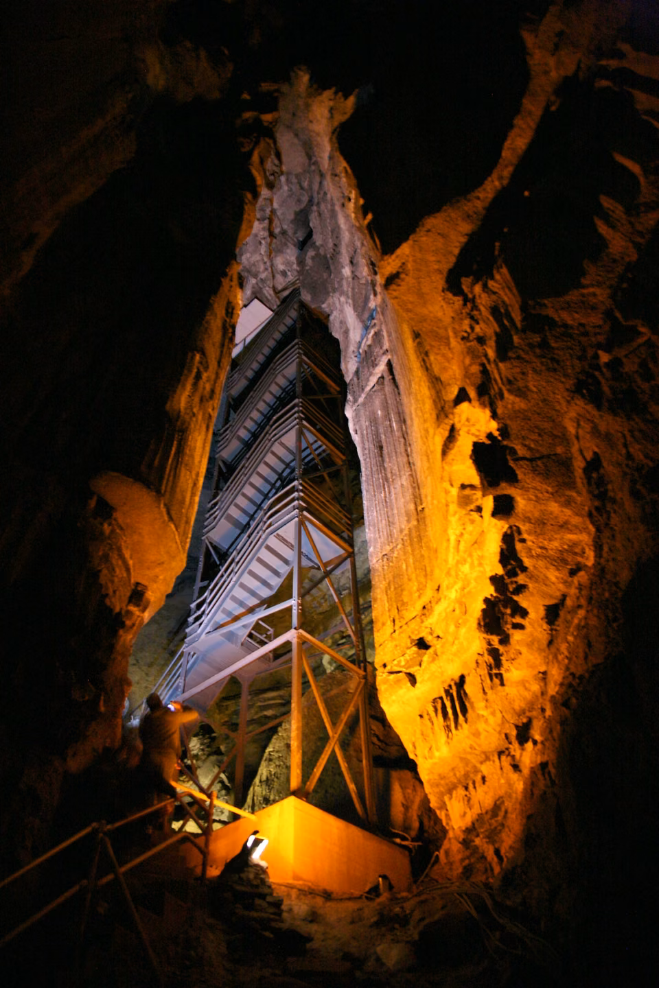 Mammoth Cave · Walls within the cave and visitor paths.