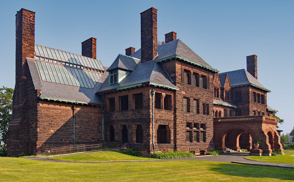 Saint Paul · James Hill House