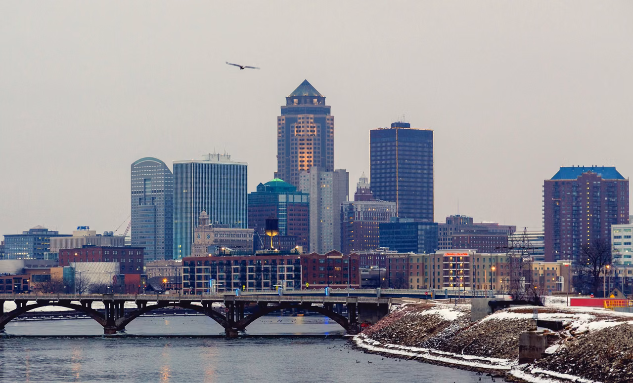 Des Moines · Winter Riverfront and Downtown