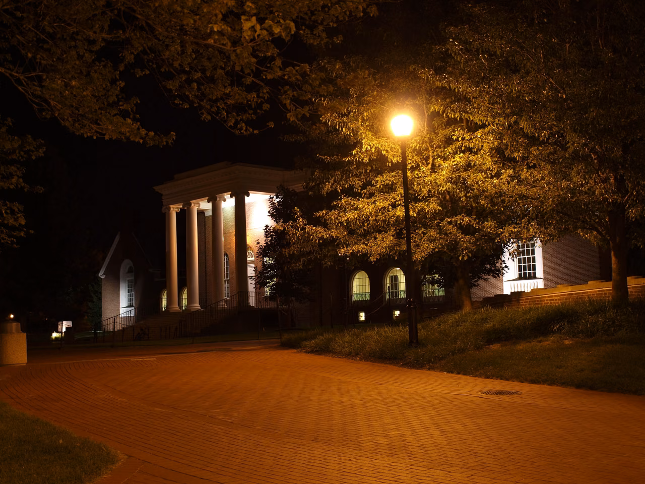 Newark · The University of Delaware's Memorial Hall at night